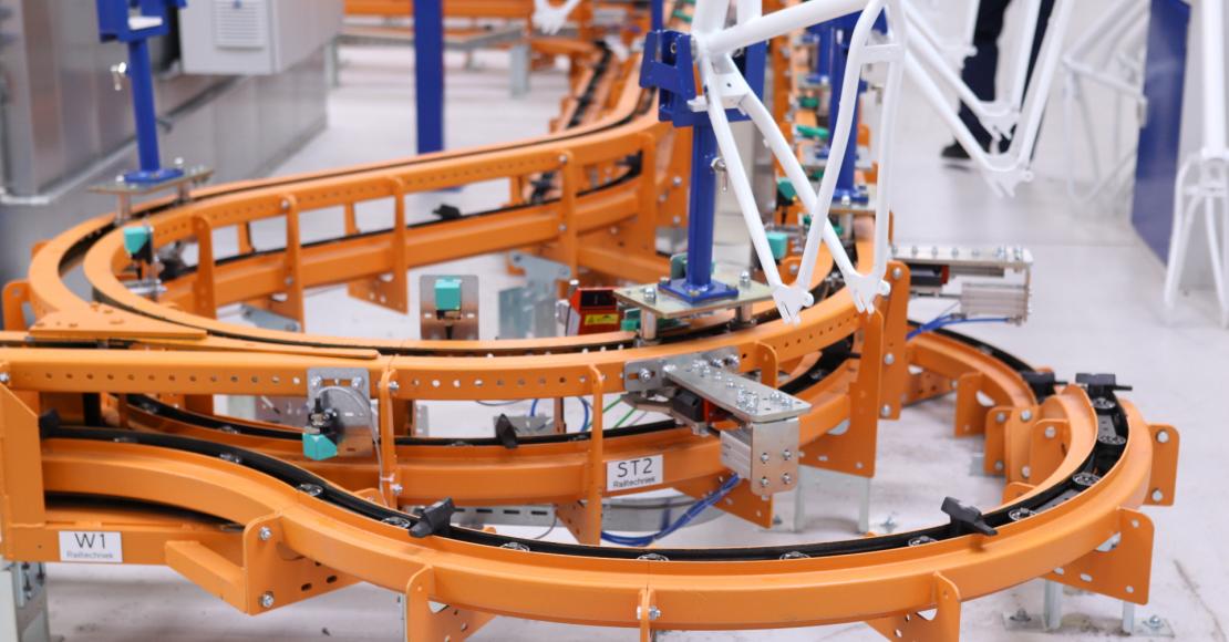 F1 Power and Free Floor Conveyor System